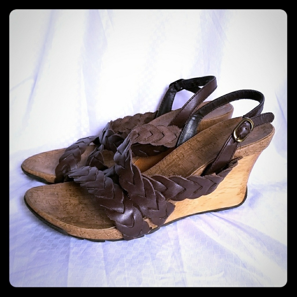 Kenneth Cole Reaction brown wedges Size 7